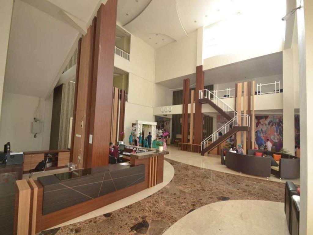 City Hotel Tasikmalaya Kültér fotó